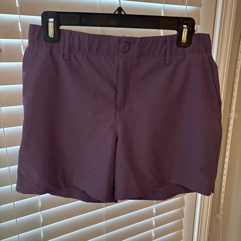 Under Armour Golf Shorts Size 6